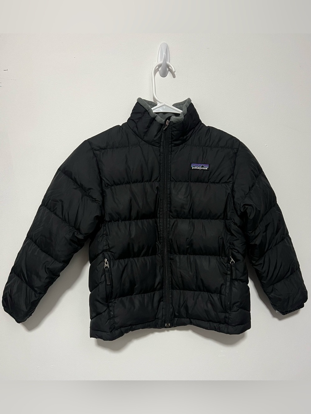 Patagonia Kids size 8 Down Black Quilted Puffer Jacket boys girls winter coat